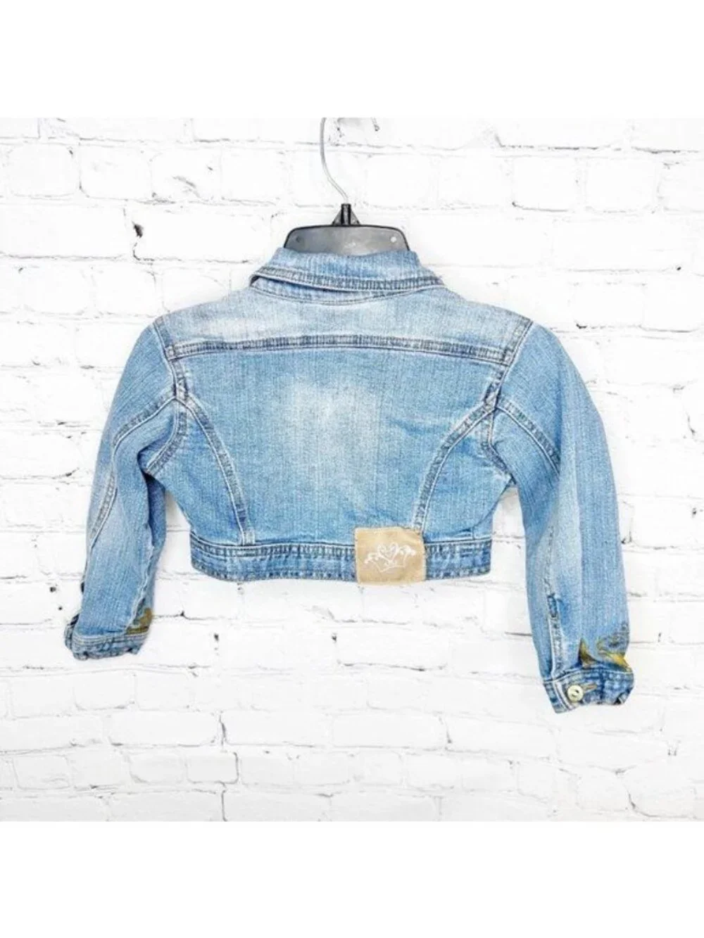DISNEY STORE LIGHT DENIM RHINESTONE BUTTON GOLD DESIGN JEAN JACKET XS/4